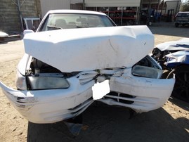 1999 TOYOTA CAMRY LE WHITE 2.2L AT Z17824